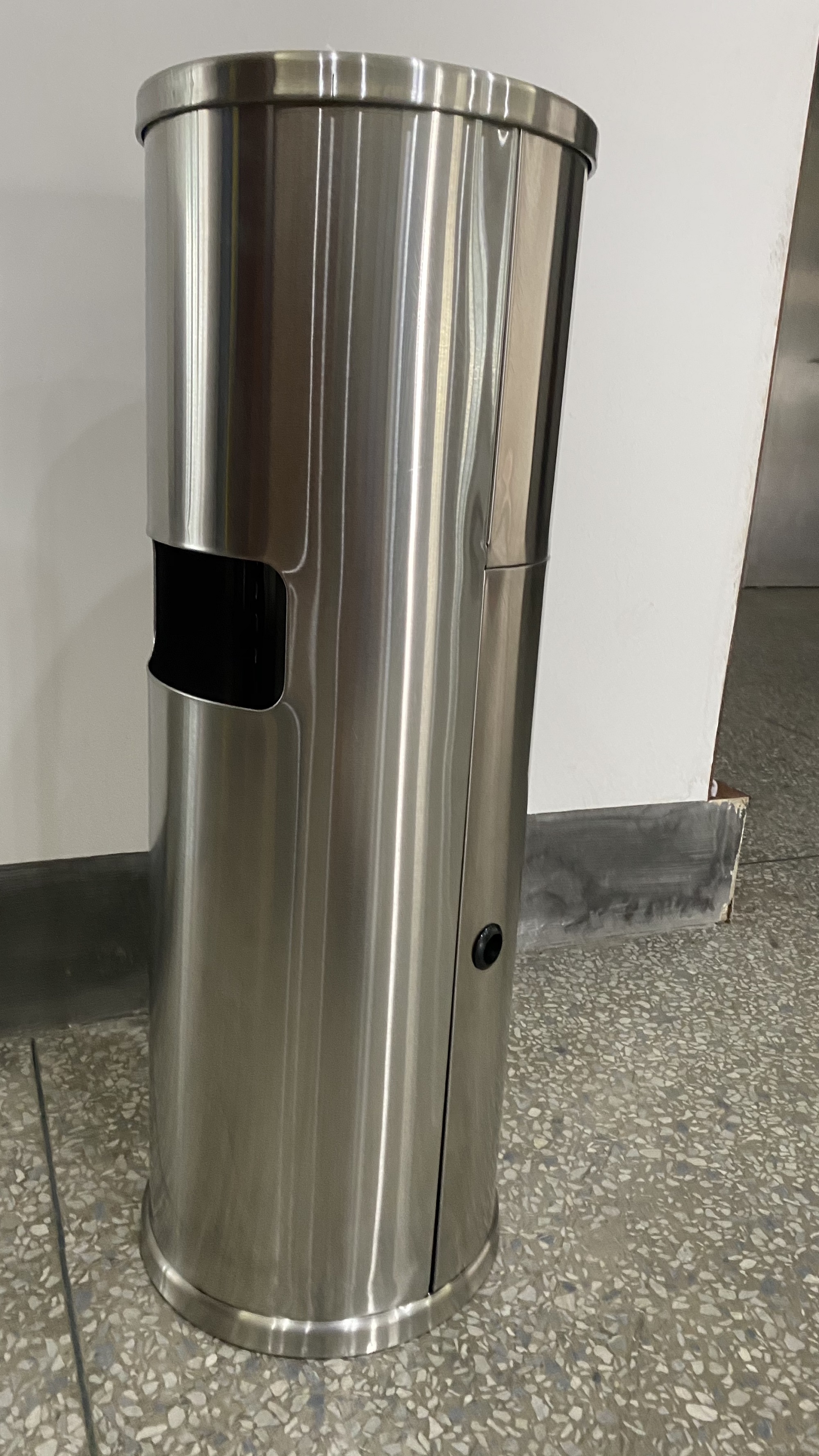 Dispenser Tisu Basah Lantai Stainless Steel dengan Bin