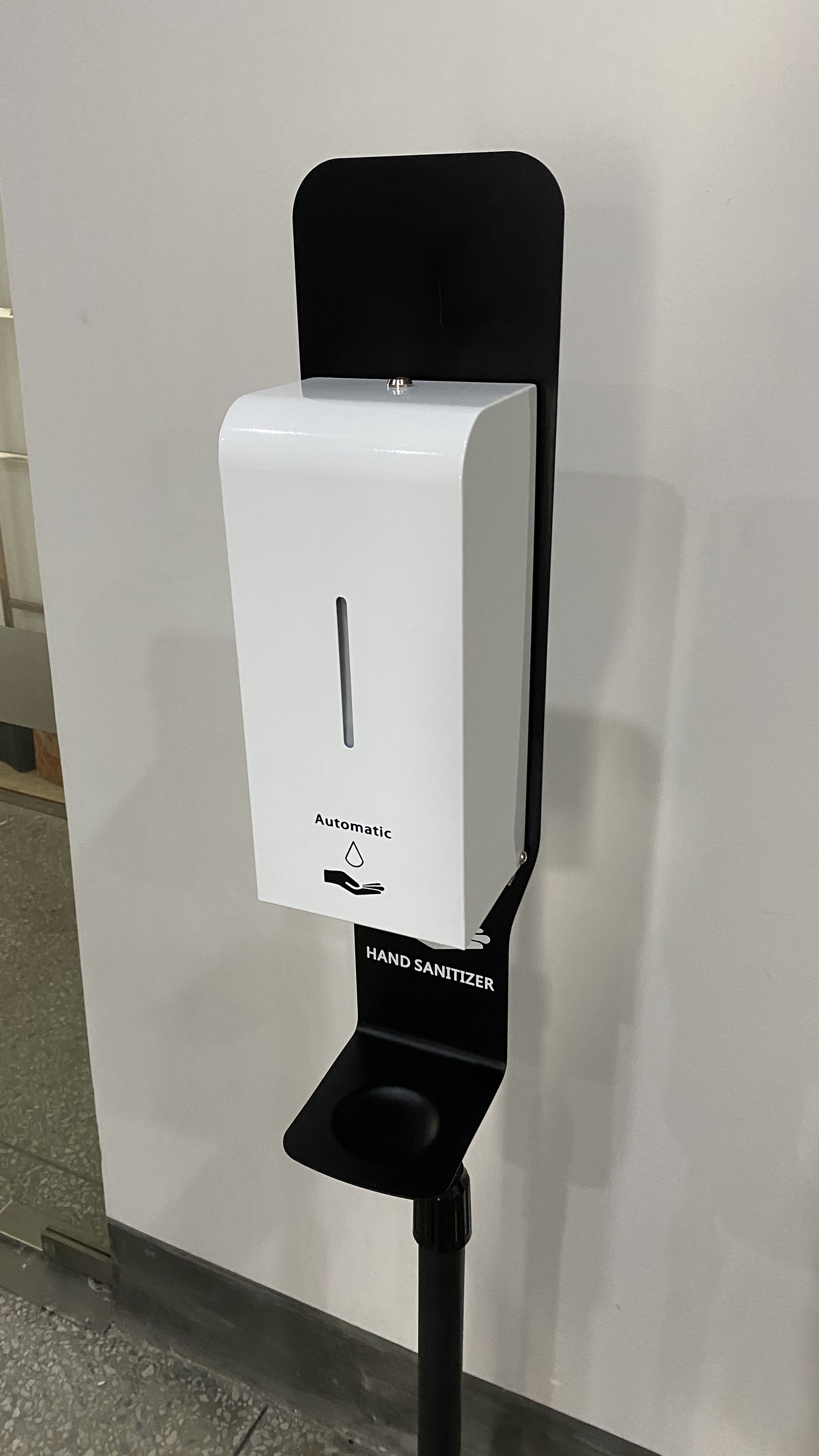 Stasiun Pembersih Tangan Otomatis Dispenser Pembersih Tangan Lantai Dalam Ruangan dengan 1500ML