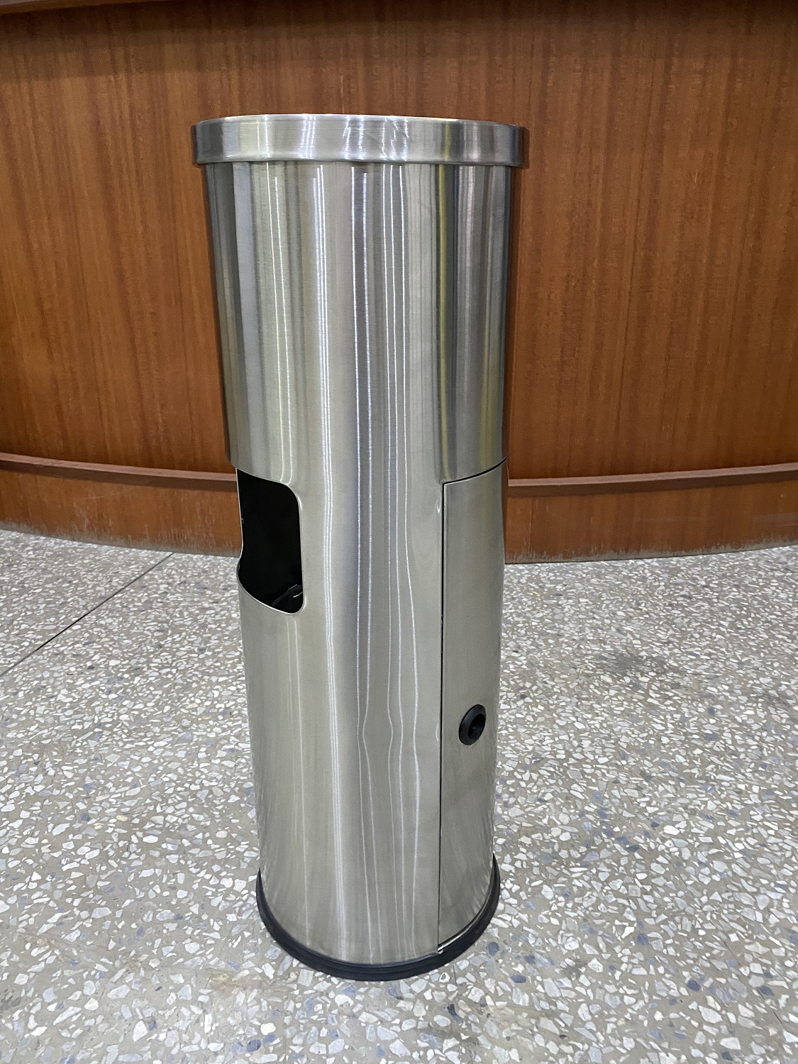 Dispenser Tisu terlaris dengan bahan stainless steel