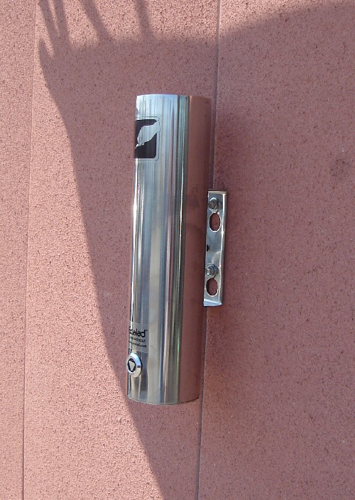 Asbak Stainless Steel yang Dipasang di Dinding untuk Penggunaan di Luar Ruangan